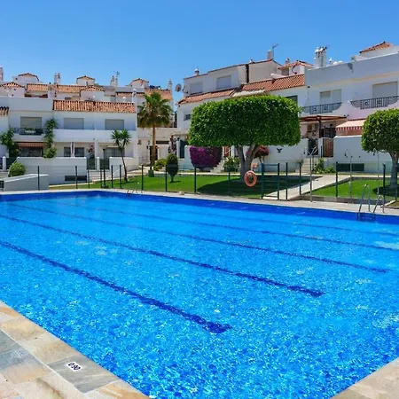 Appartamento Cozy Terrace With Pool By Costarentals - Ref 206 *