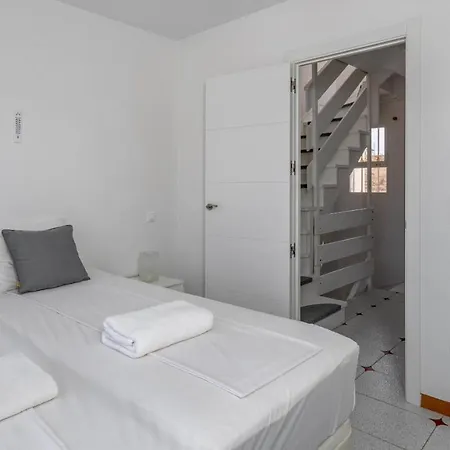 Cozy Terrace With Pool By Costarentals - Ref 206 *