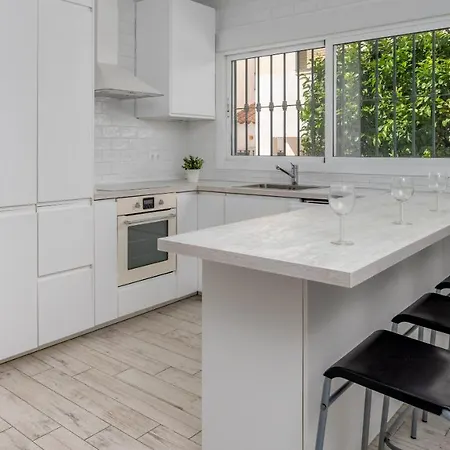 Cozy Terrace With Pool By Costarentals - Ref 206 Appartamento