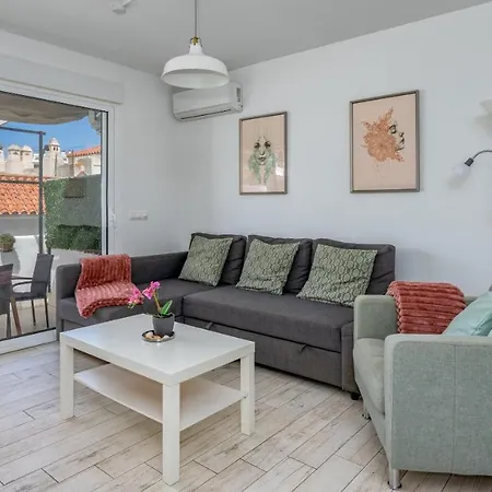 Appartement Cozy Terrace With Pool By Costarentals - Ref 206 *