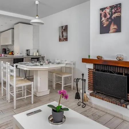 Cozy Terrace With Pool By Costarentals - Ref 206 Apartment *