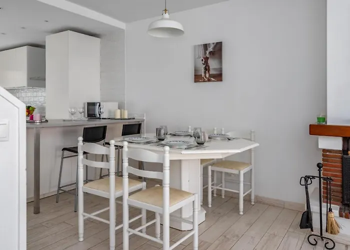 Cozy Terrace With Pool By Costarentals - Ref 206 Apartment