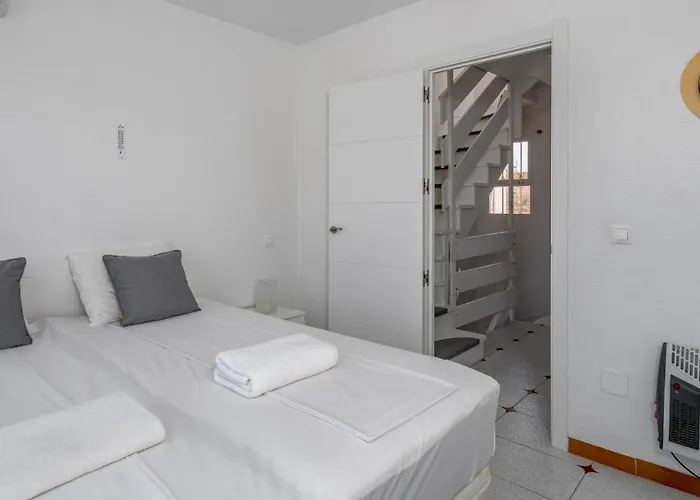 Cozy Terrace With Pool By Costarentals - Ref 206 *